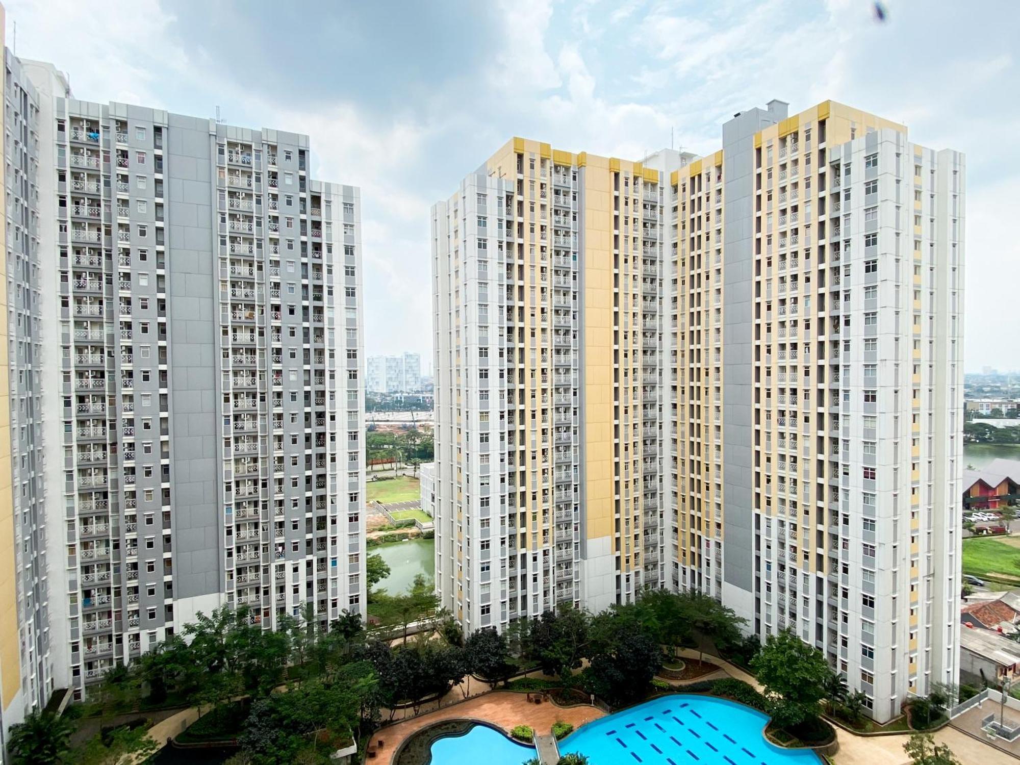 Apartemen Spacious And 2br At Springlake Summarecon By Travelio Bekasi